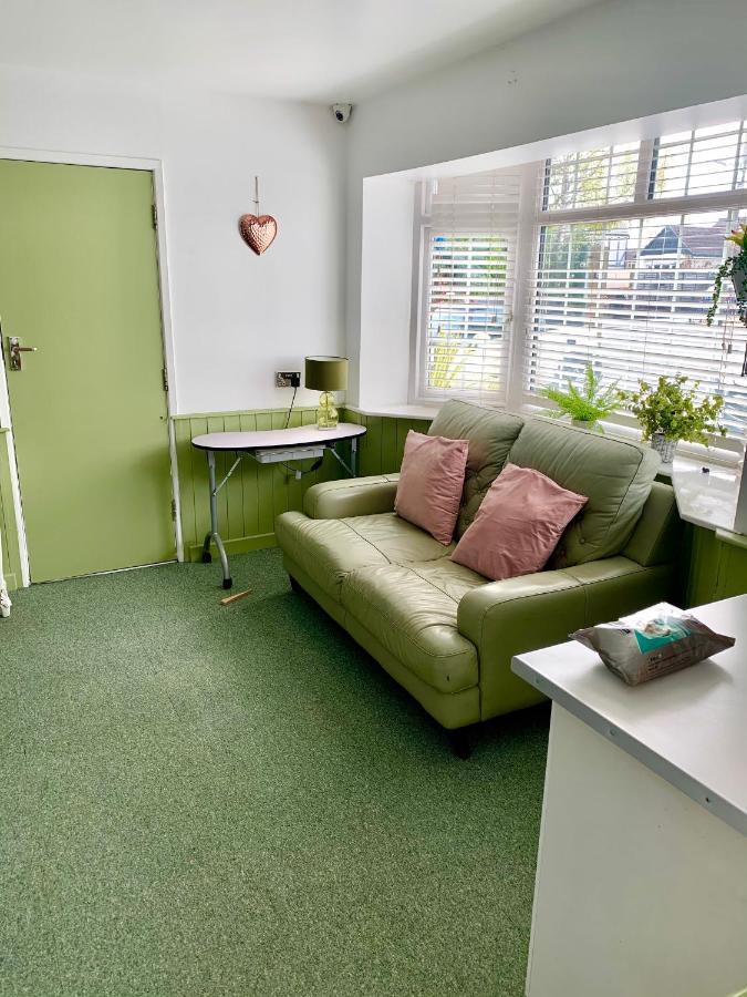 Barrs Court Beds Bed & Breakfast Warmley Exterior photo